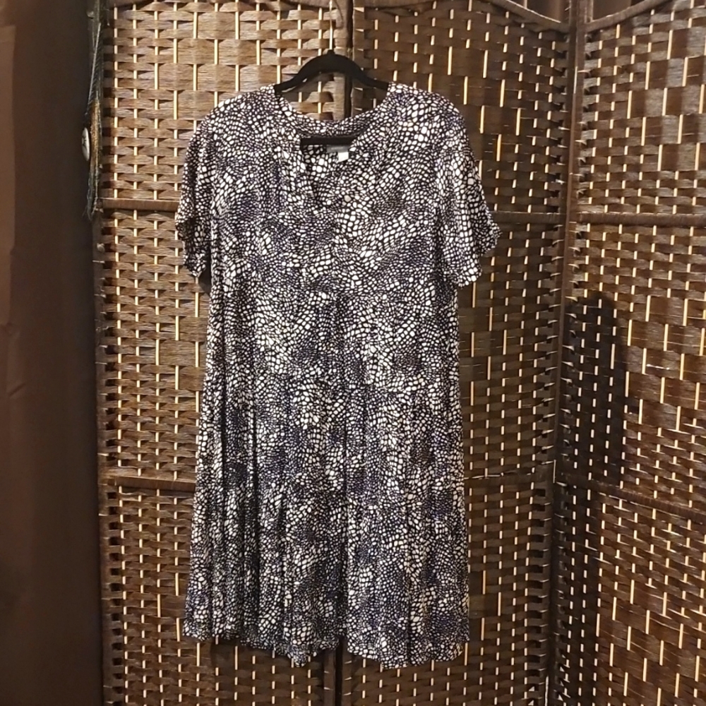 Peace & Pearls black and white patterned top
